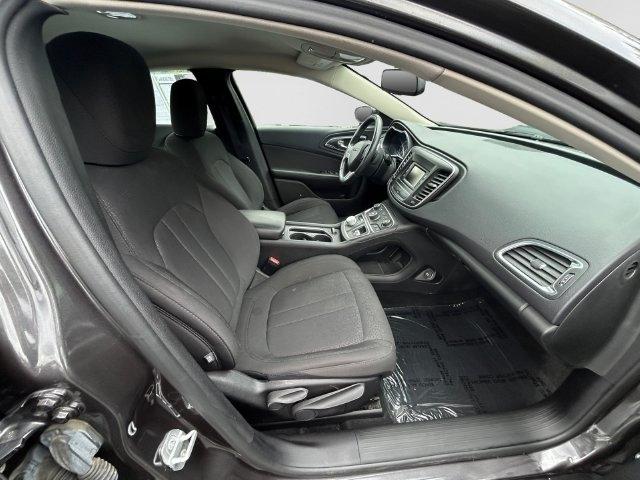 Chrysler 200  2016