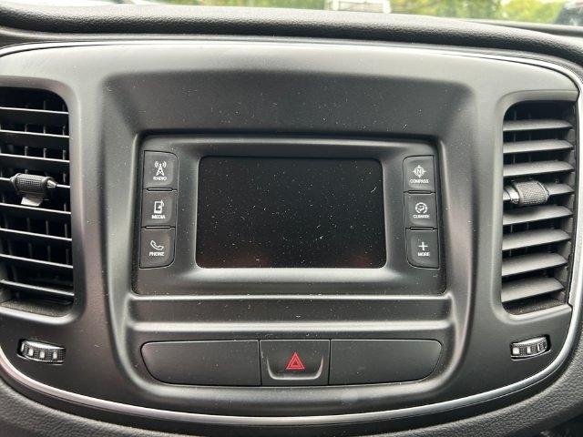 Chrysler 200  2016
