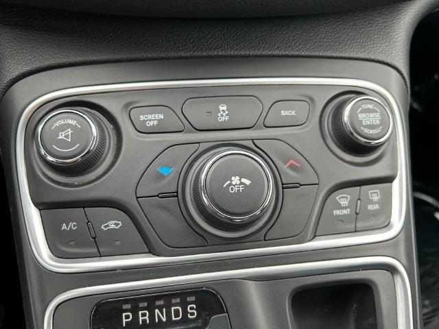 Chrysler 200  2016