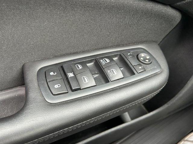 Chrysler 200  2016