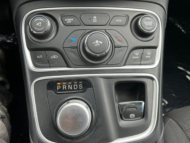 Chrysler 200  2016