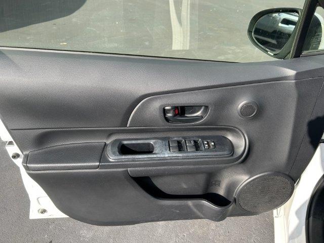 Toyota Prius c  2015