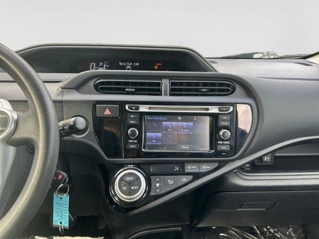 Toyota Prius c  2015