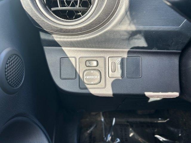 Toyota Prius c  2015