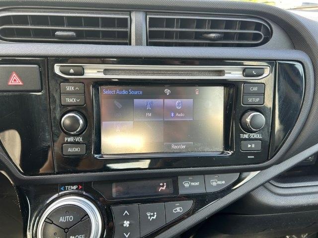 Toyota Prius c  2015