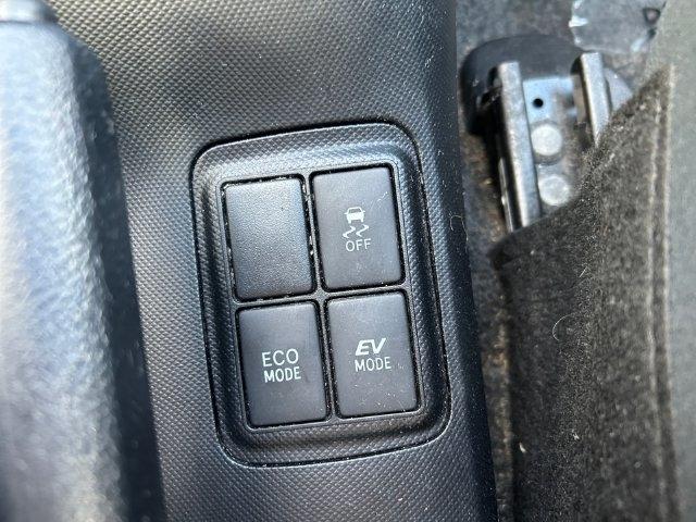 Toyota Prius c  2015