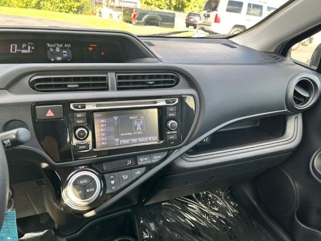 Toyota Prius c  2015