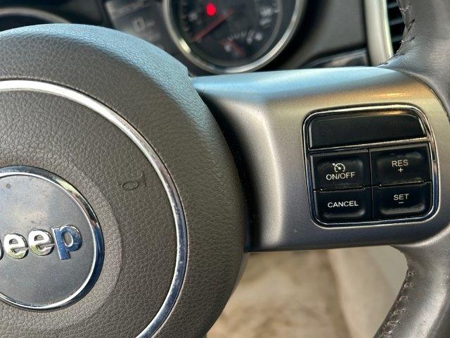 Jeep Grand Cherokee photo 11