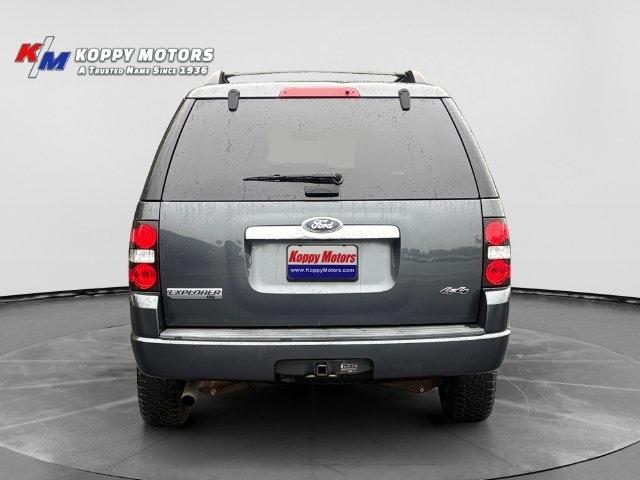 Ford Explorer photo 4