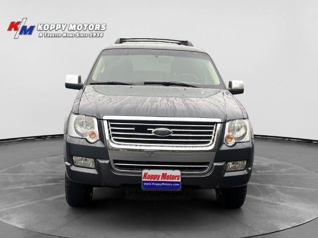 Ford Explorer photo 8