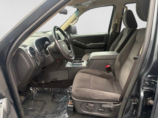 Ford Explorer photo 10