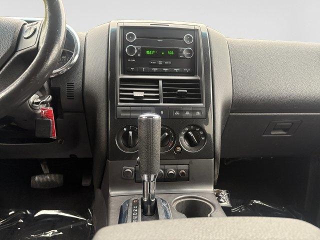 Ford Explorer photo 12