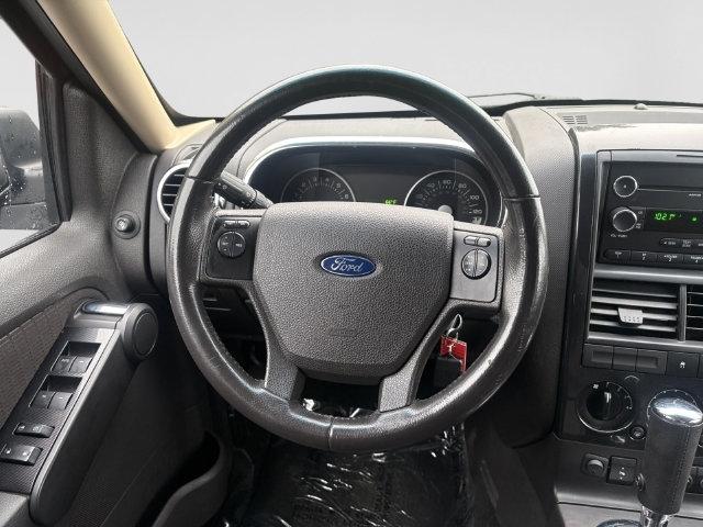 Ford Explorer photo 13