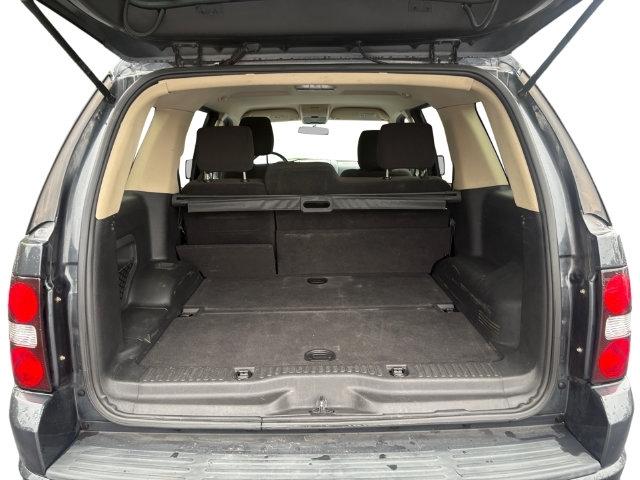 Ford Explorer photo 18