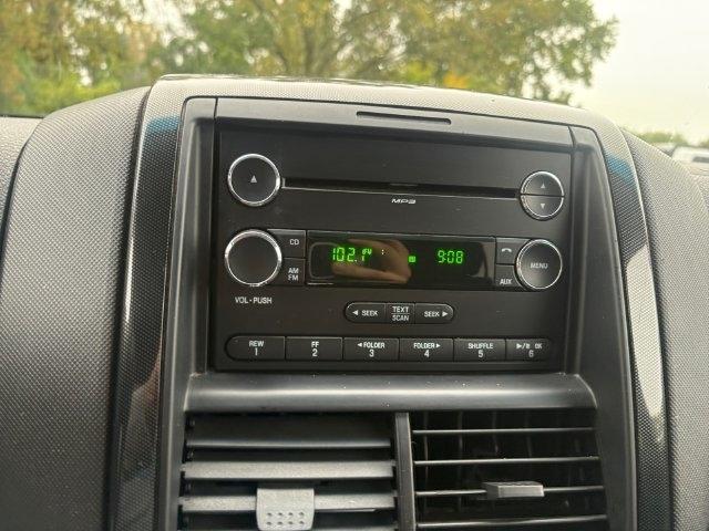 Ford Explorer photo 20