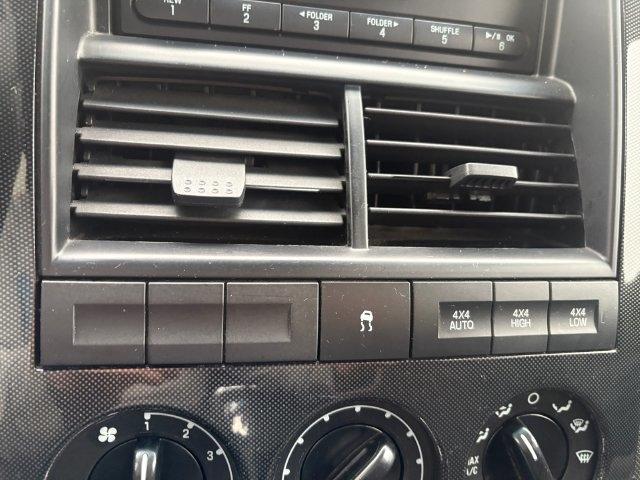 Ford Explorer photo 23