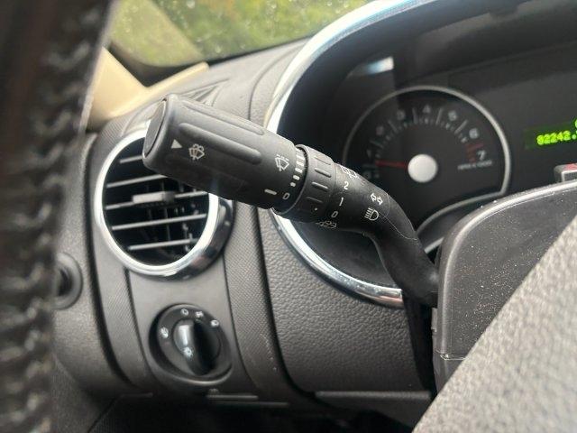 Ford Explorer photo 26