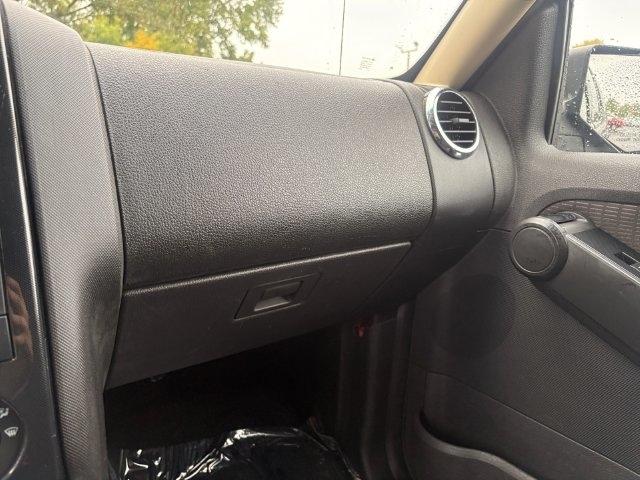 Ford Explorer photo 31