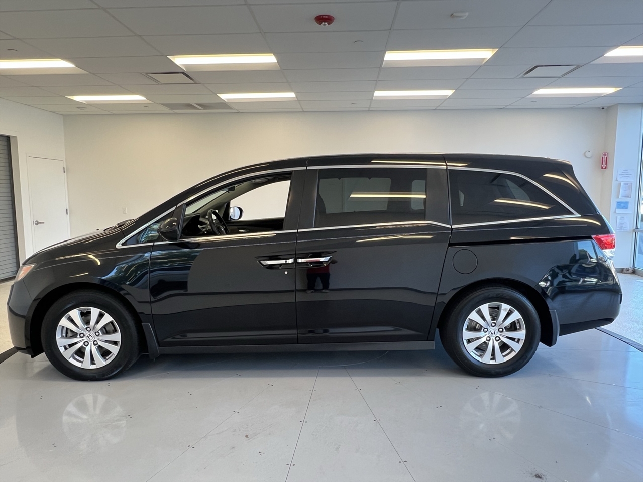 2016 Honda Odyssey EX photo 4