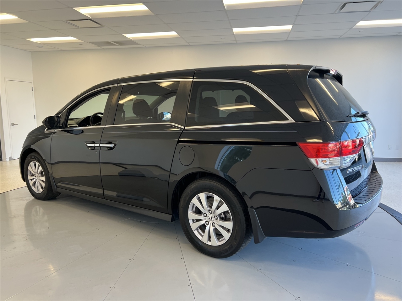2016 Honda Odyssey EX photo 5