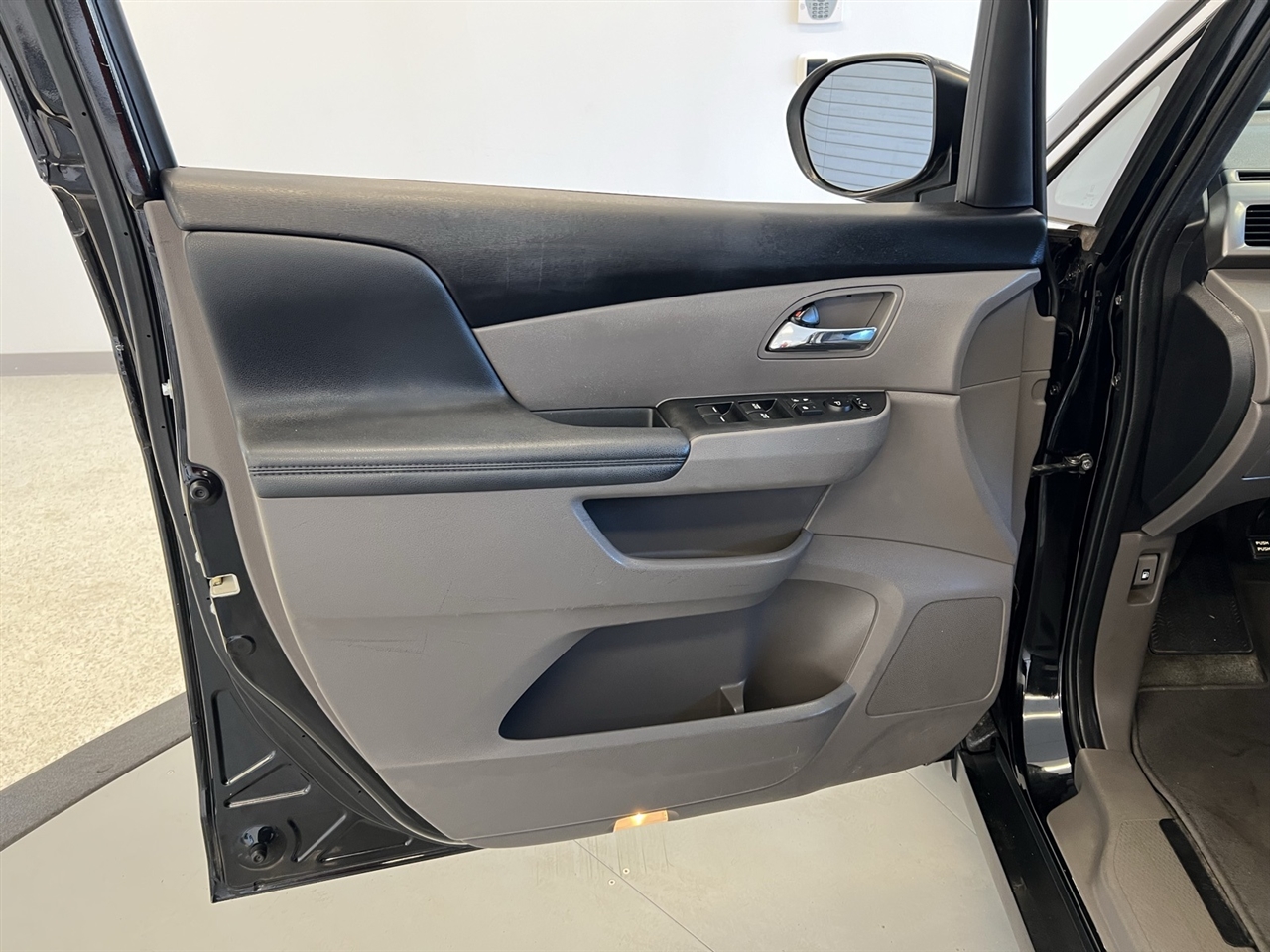 2016 Honda Odyssey EX photo 24