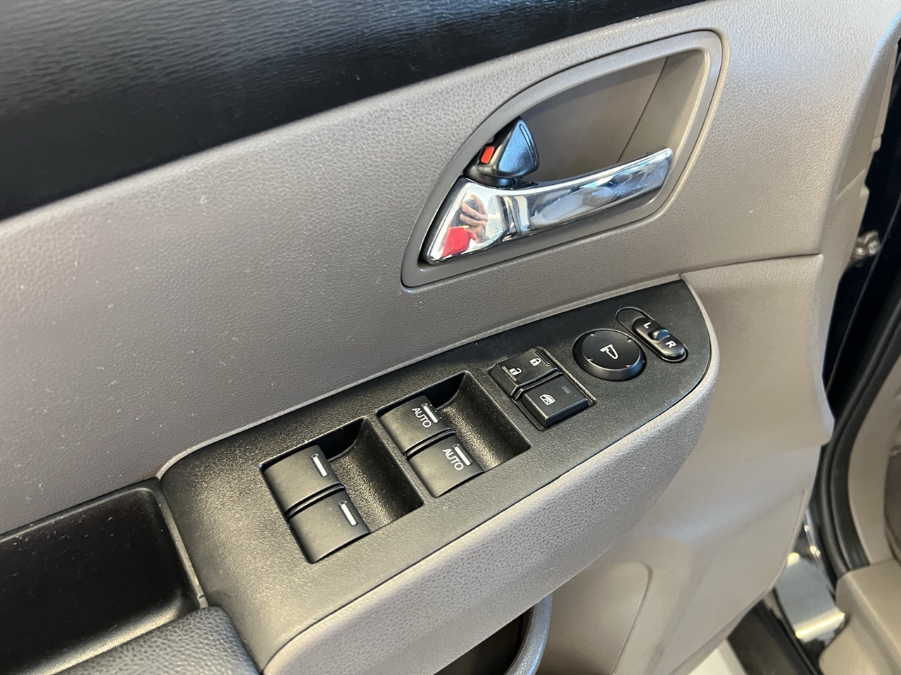 2016 Honda Odyssey EX photo 25