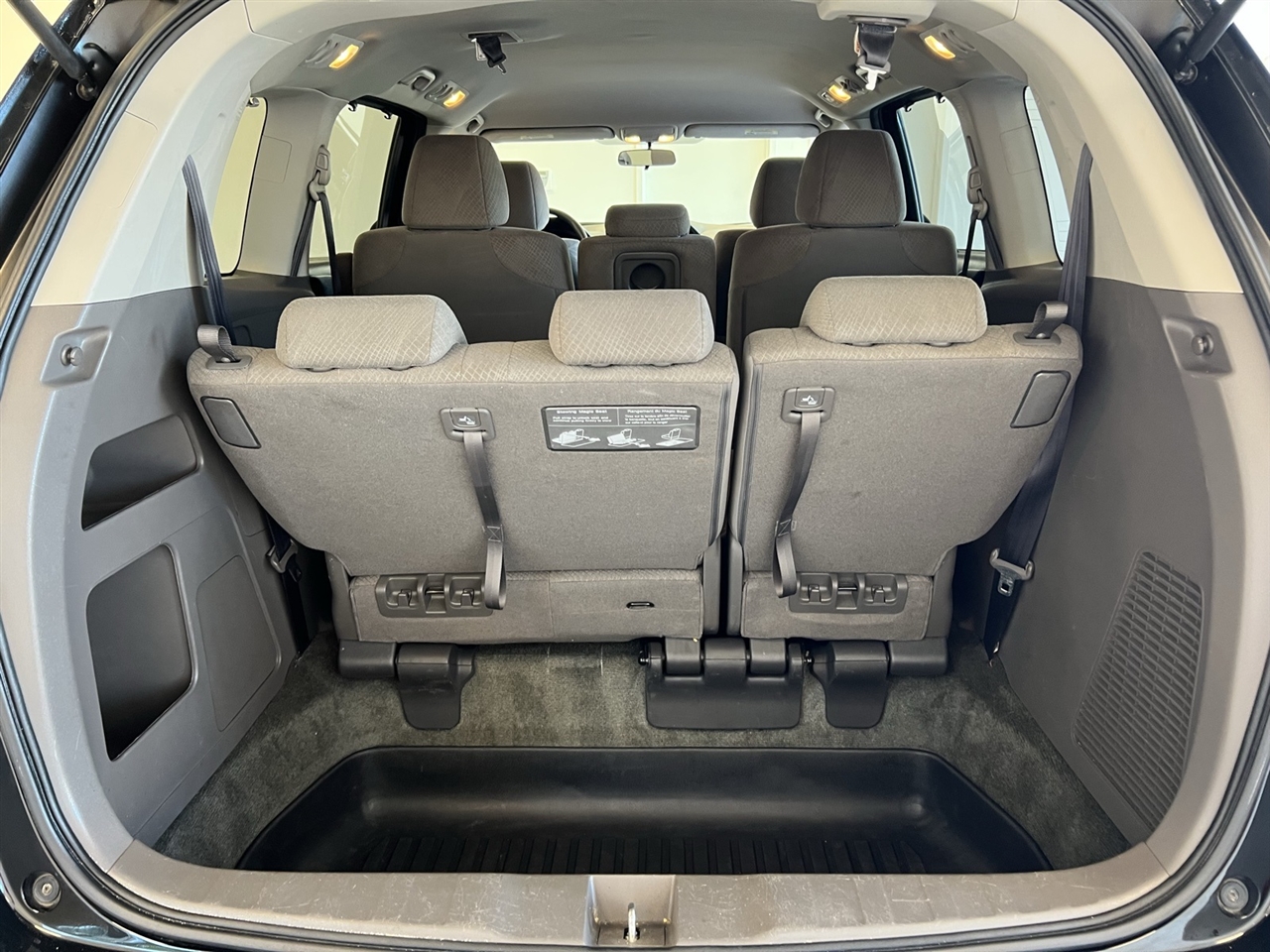 2016 Honda Odyssey EX photo 32