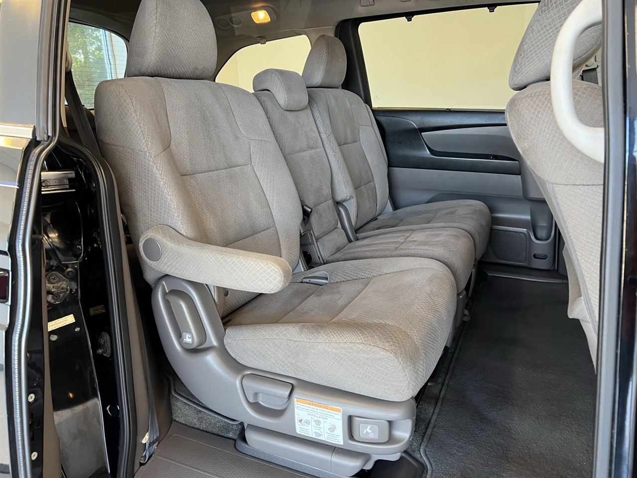 2016 Honda Odyssey EX photo 38