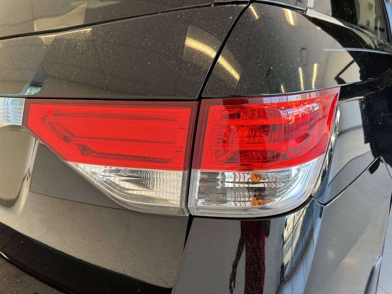 2016 Honda Odyssey EX photo 40