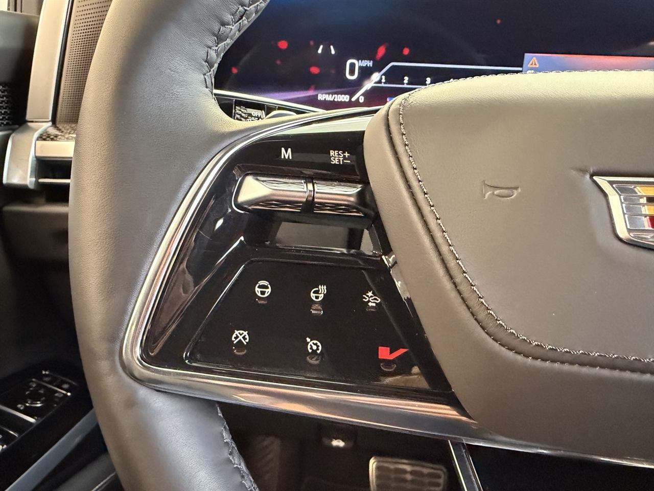 Cadillac Escalade ESV V 4WD 2025