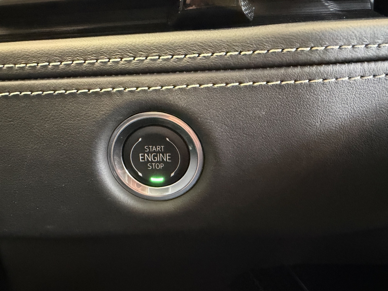 Cadillac Escalade ESV V 4WD 2025