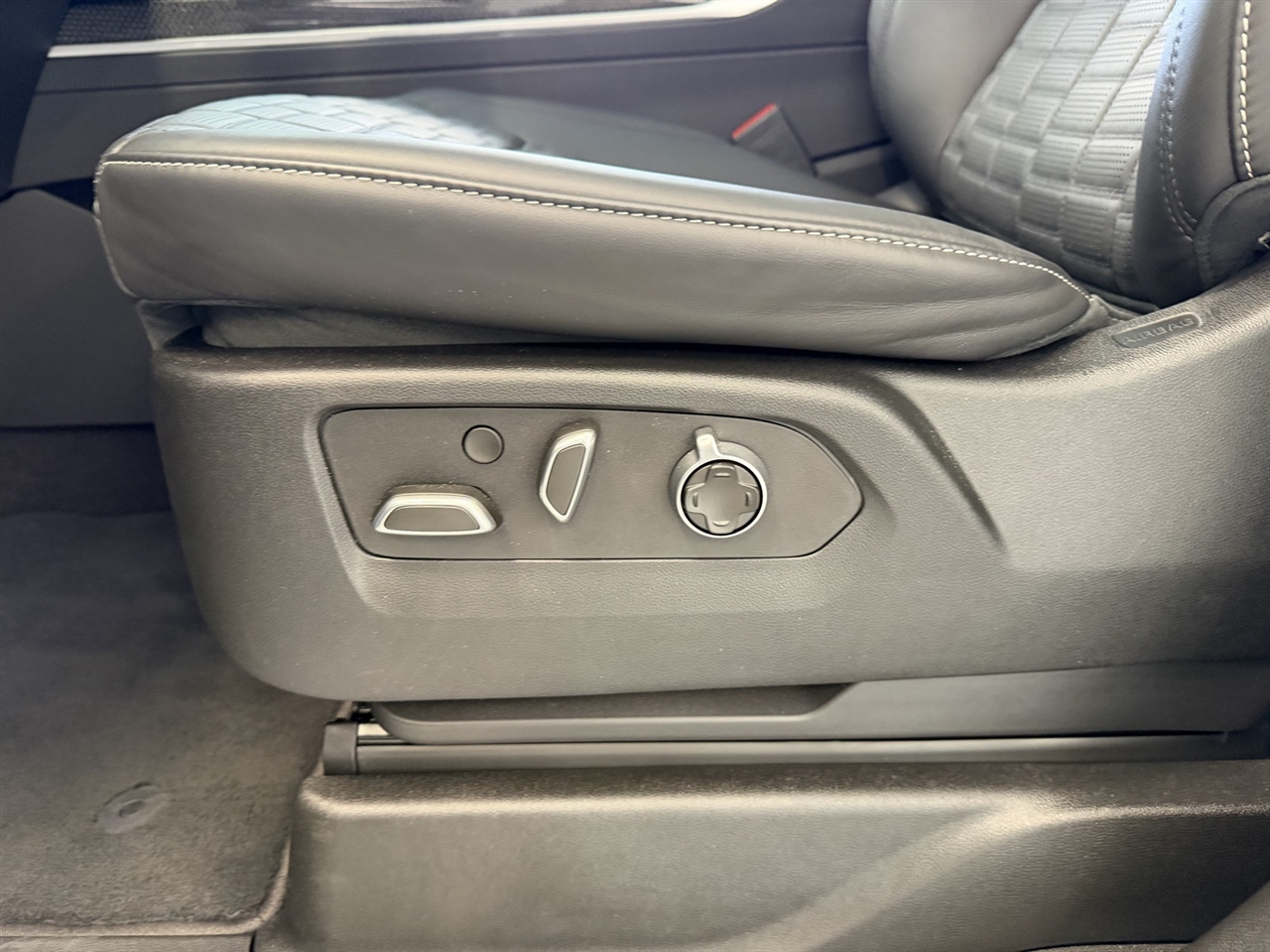 Cadillac Escalade ESV V 4WD 2025