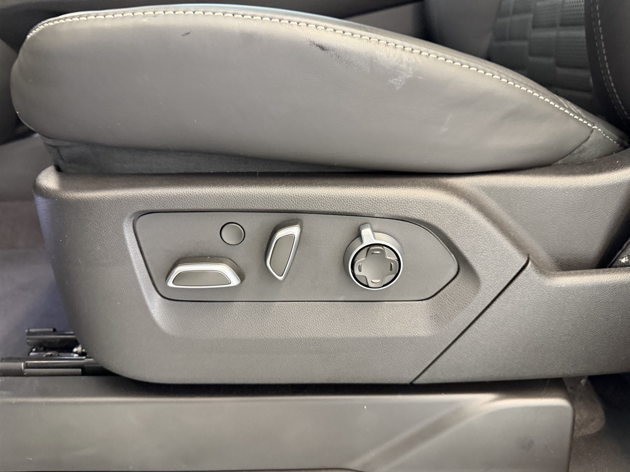 Cadillac Escalade ESV V 4WD 2025