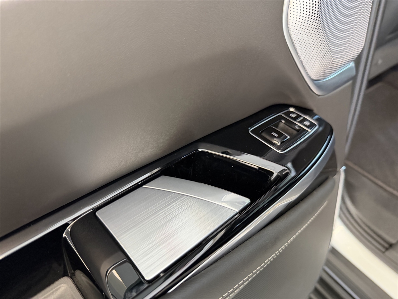 Cadillac Escalade ESV V 4WD 2025