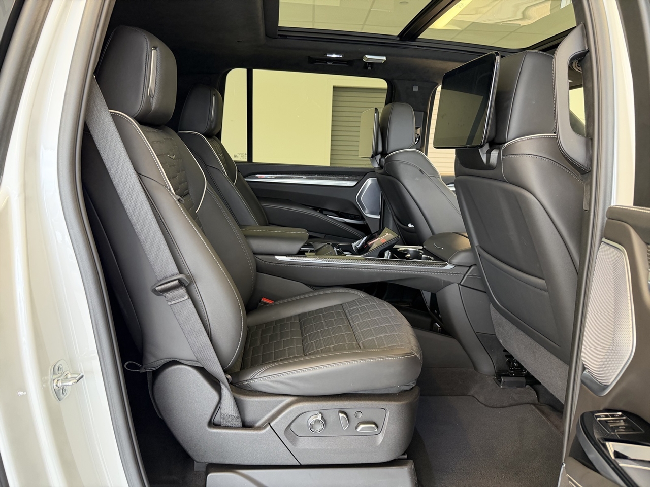 Cadillac Escalade ESV V 4WD 2025