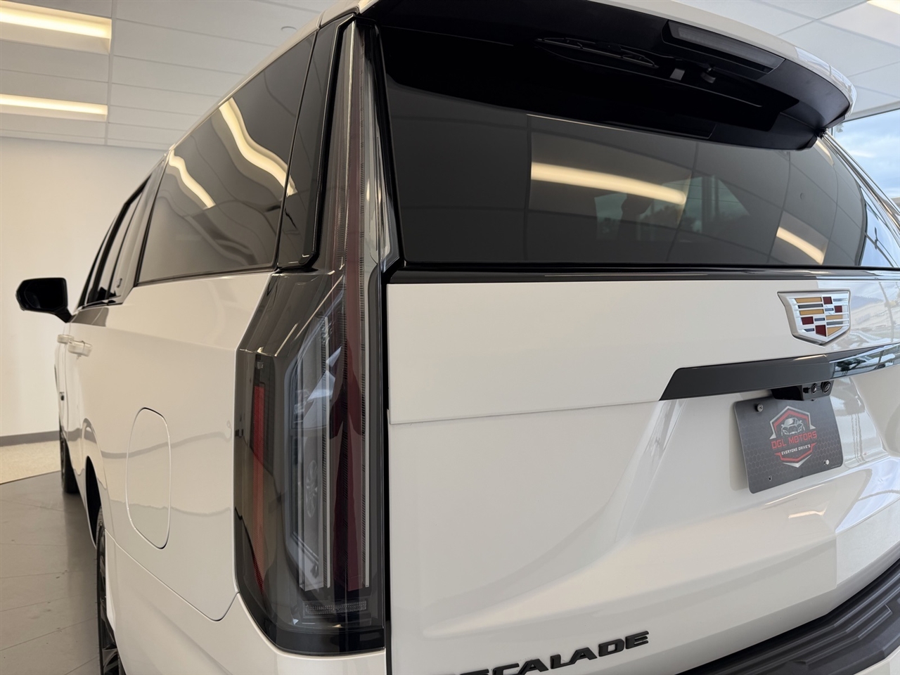 Cadillac Escalade ESV V 4WD 2025