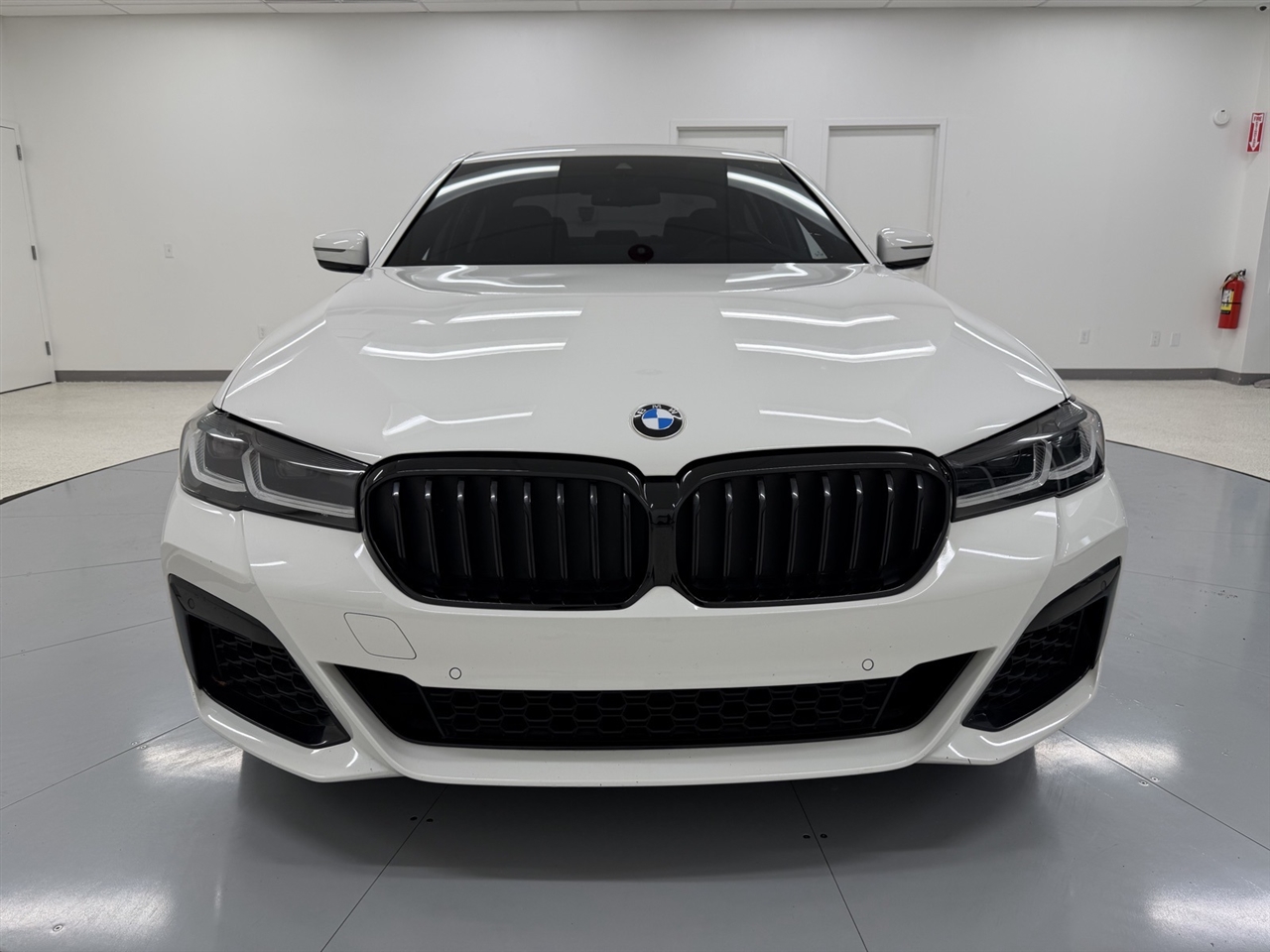 2022 Bmw M550i xDrive photo 2
