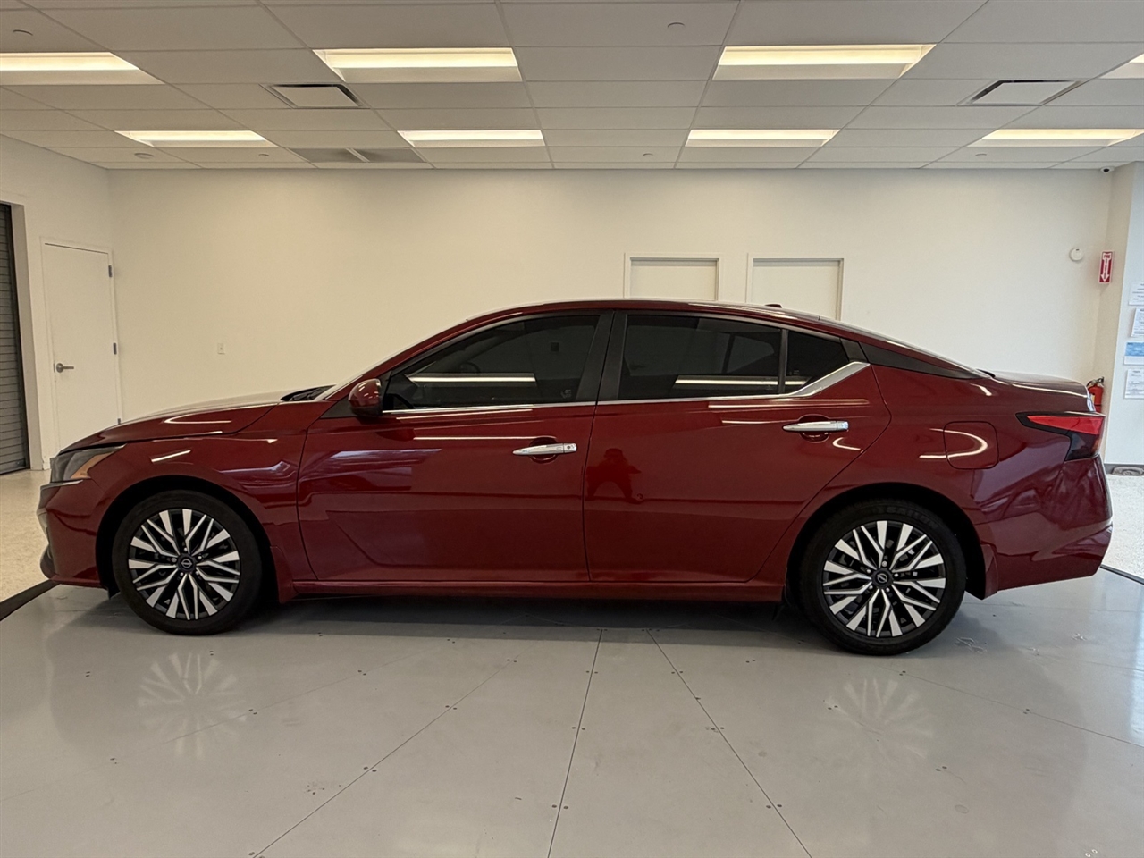 2023 Nissan Altima 2.5 SV photo 4