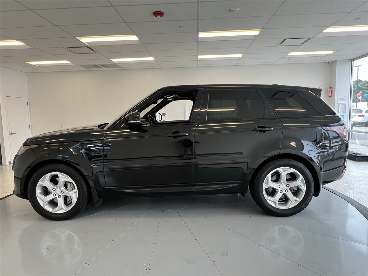 2019 Land Rover Range Rover Sport HSE photo 4
