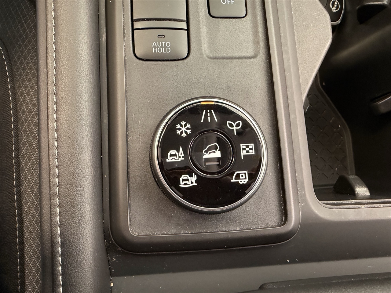 Nissan Pathfinder S 4WD 2024