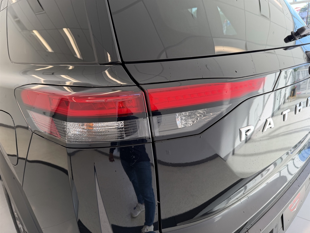 Nissan Pathfinder S 4WD 2024