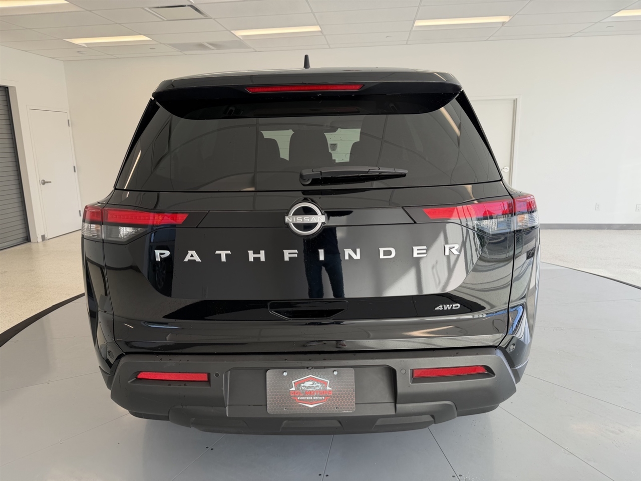 Nissan Pathfinder S 4WD 2024
