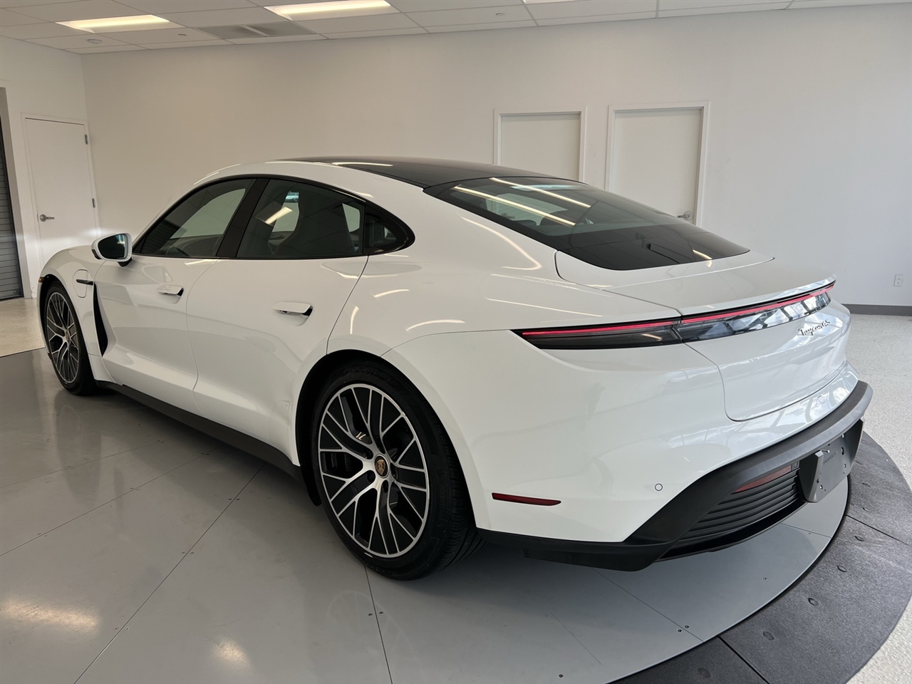 2021 Porsche Taycan 4S photo 4