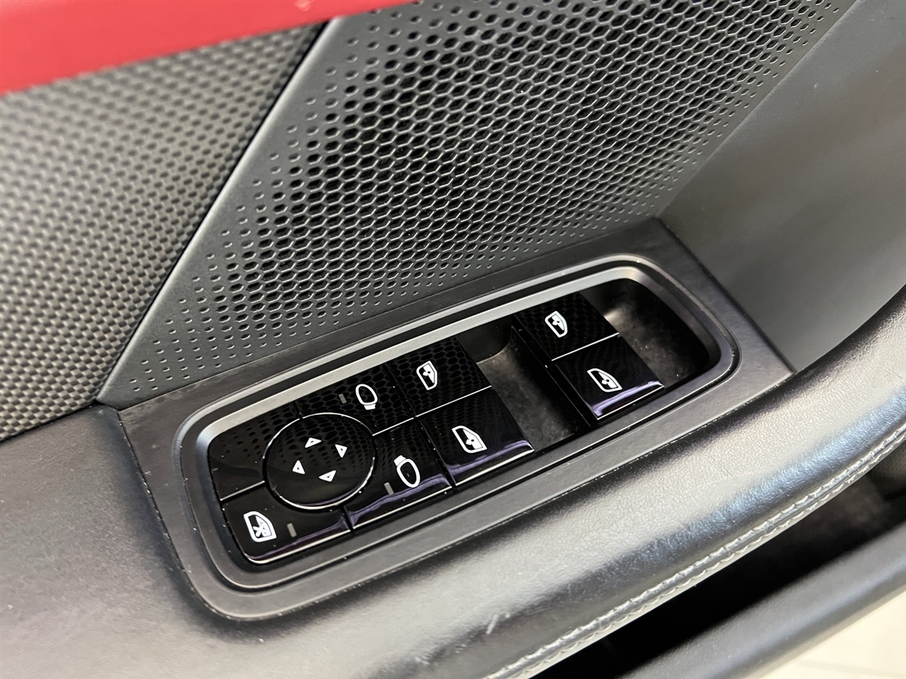2021 Porsche Taycan 4S photo 26
