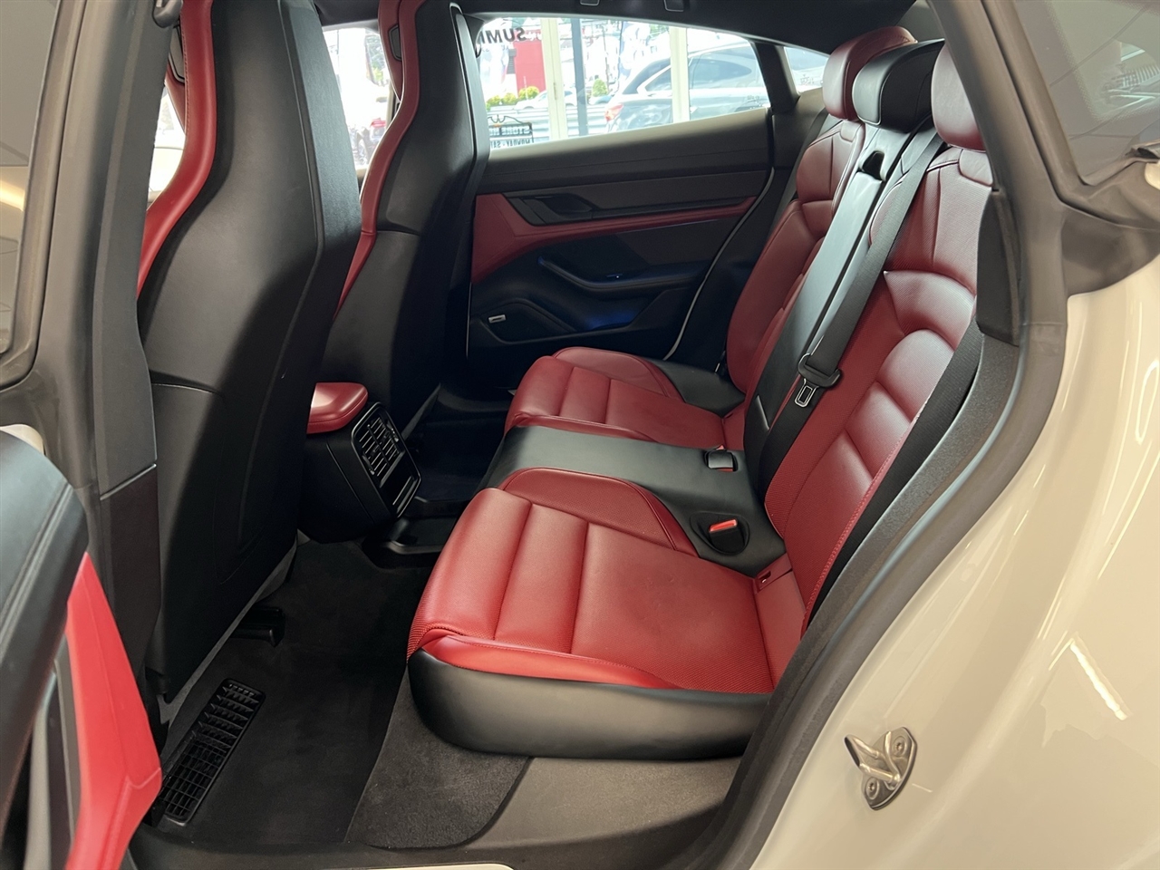 2021 Porsche Taycan 4S photo 28