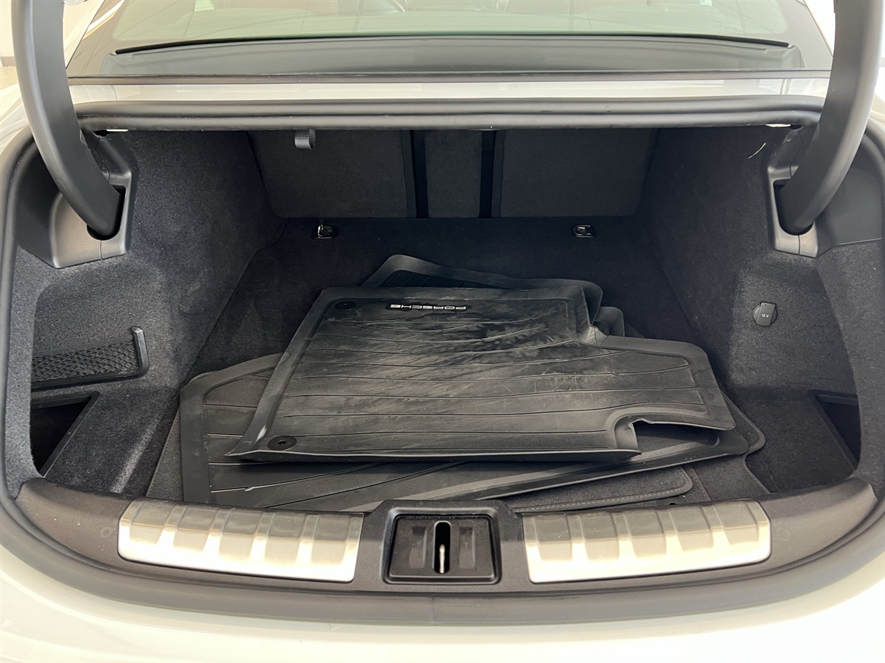 2021 Porsche Taycan 4S photo 30