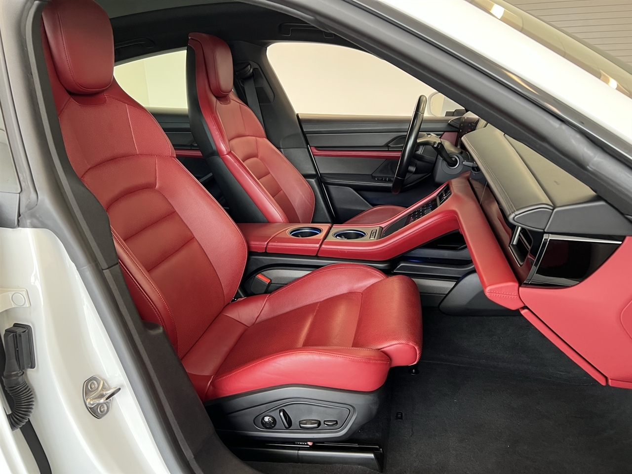 2021 Porsche Taycan 4S photo 33