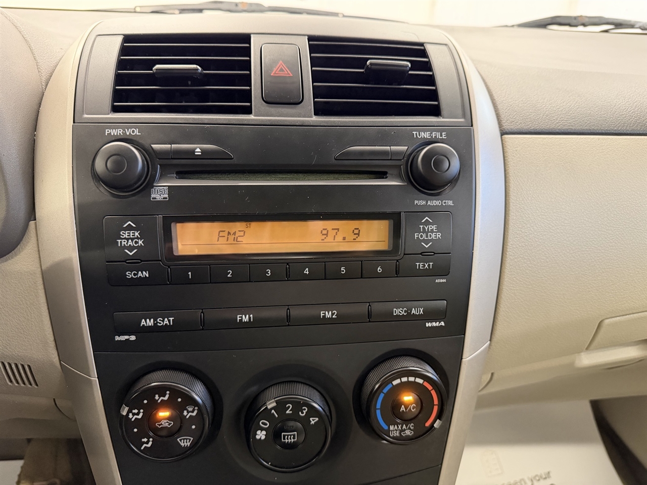 Toyota Corolla LE 4-Speed AT 2009 Toyota Corolla LE 4-Speed AT 2009