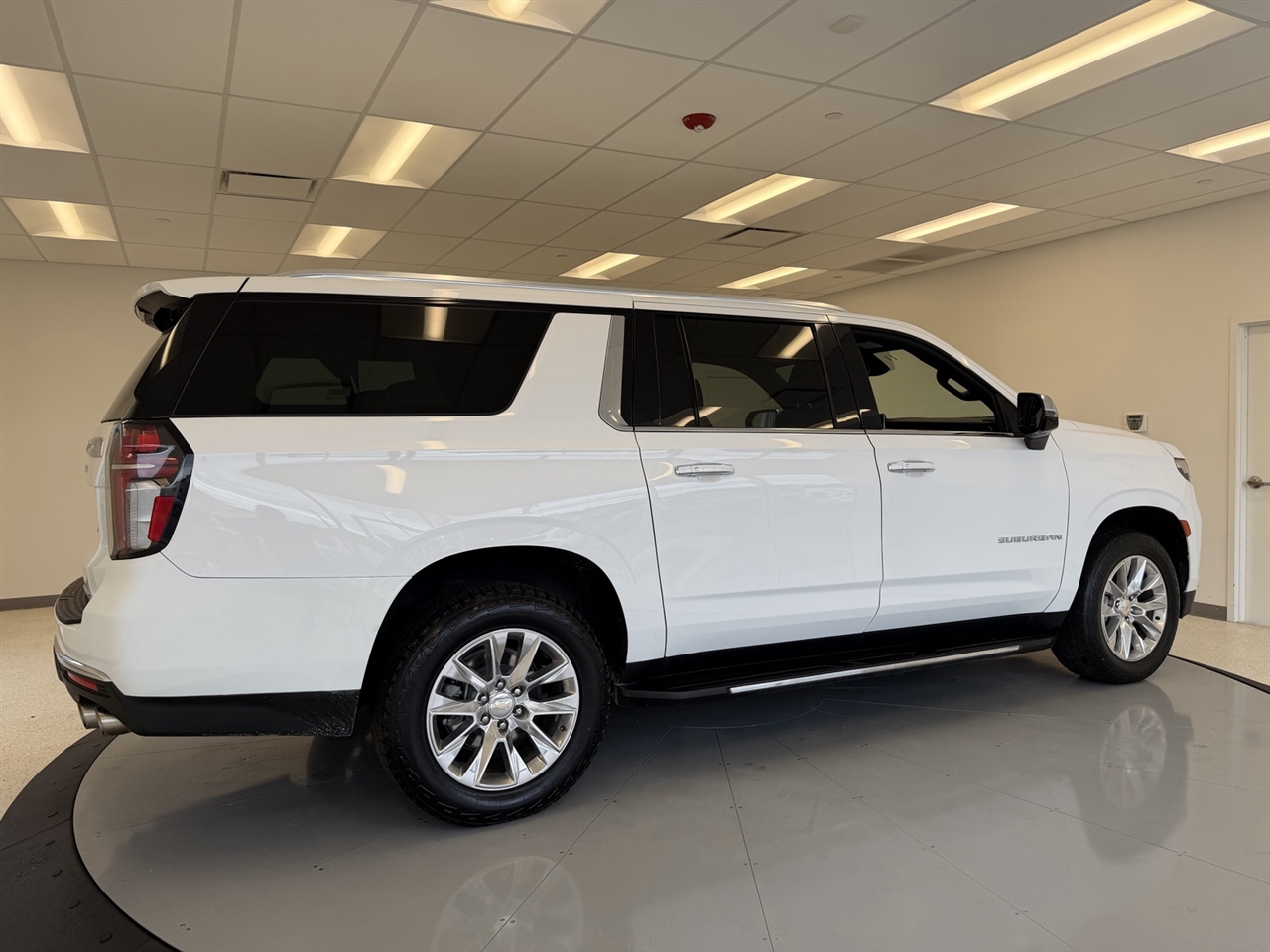 Chevrolet Suburban Premier 4WD 2023