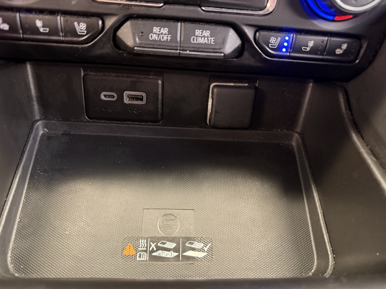 Chevrolet Suburban Premier 4WD 2023